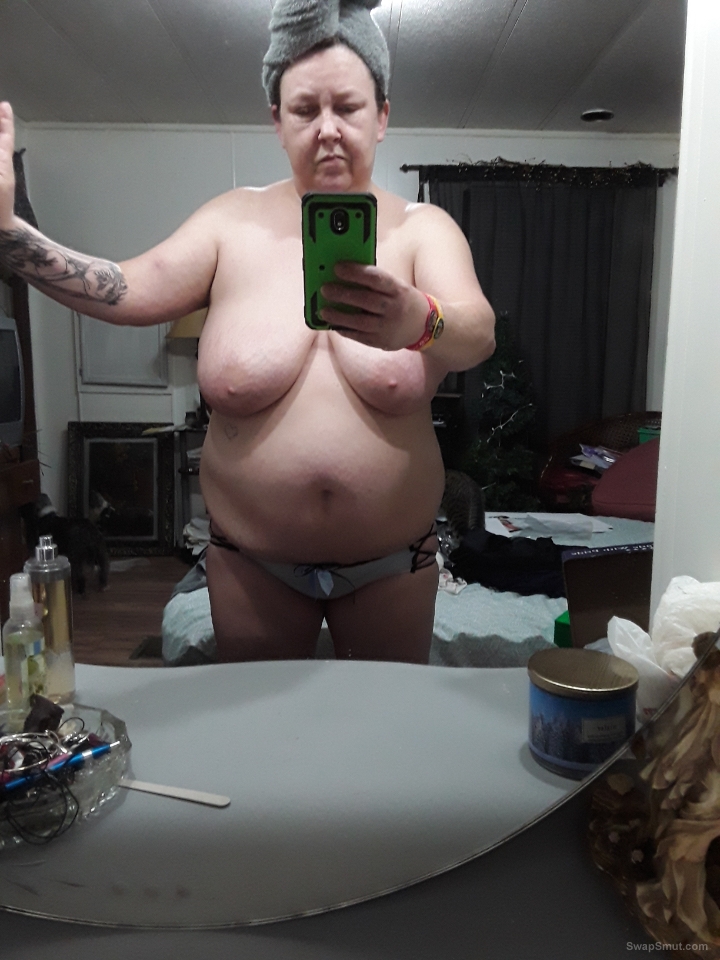 Fat Naked Monkey - Chunky Monkey, likes to send pics and get off together