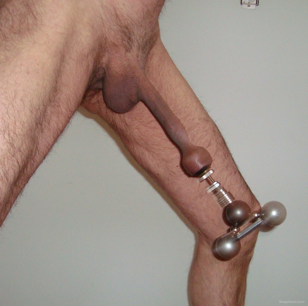 testicle stretching