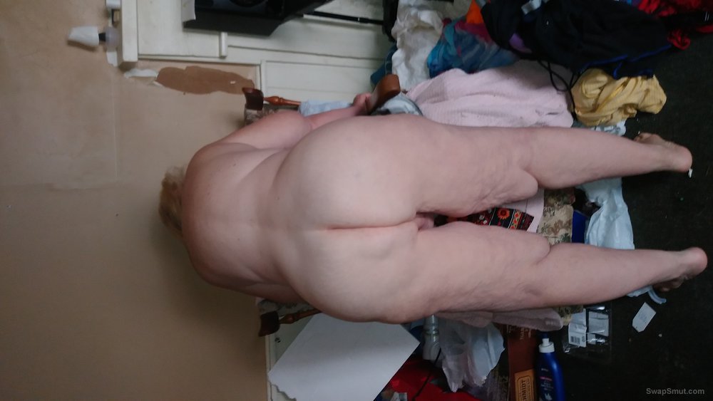 1000px x 563px - 60 year old granny shows her big butt and saggy tits